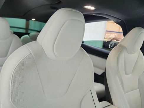 Used 2024 Tesla Model X Plaid image 22