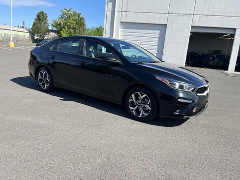 Used 2020 Kia Forte LXS FWD image 7