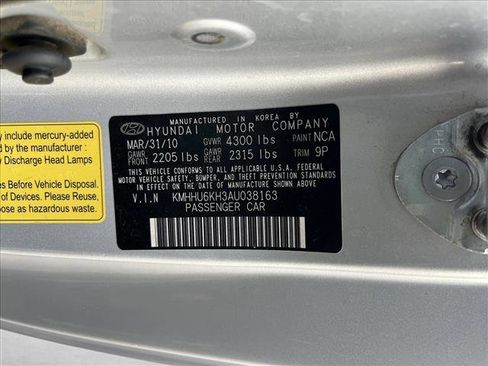 Used 2010 Hyundai Genesis 3.8 image 26