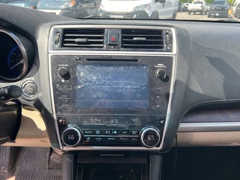 Used 2019 Subaru Outback 2.5i Limited AWD/4WD image 17