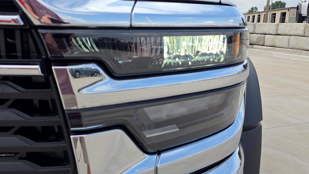 New 2026 RAM 5500 Tradesman w/ Chrome Appearance Group AWD/4WD image 9