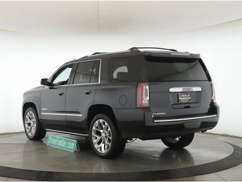 Used 2020 GMC Yukon Denali image 8