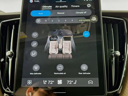 New 2026 Volvo XC60 B5 Plus AWD/4WD image 16