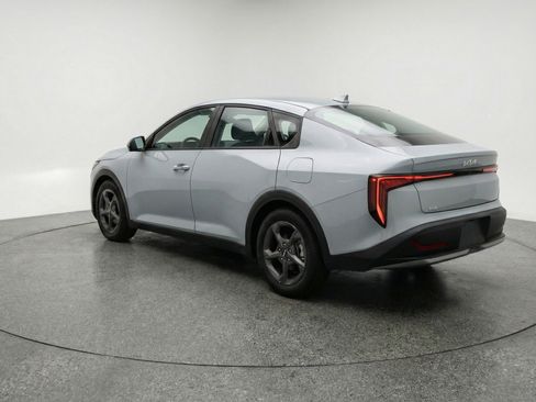 Used 2025 Kia K4 LXS FWD image 6