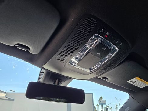 Used 2021 Mercedes-Benz GLB 250 w/ Premium Package image 36