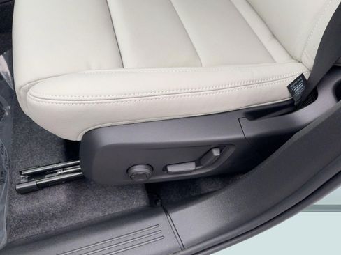 New 2026 Volvo XC40 B5 Plus w/ Climate Package image 13