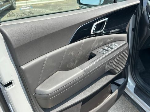 New 2025 Kia Carnival SX Prestige image 10