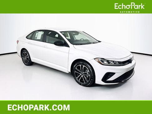 Used 2025 Volkswagen Jetta Sport image 1