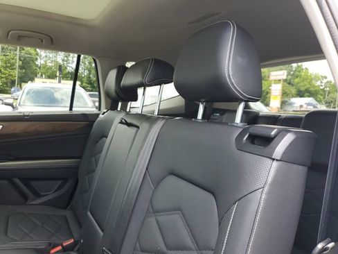 Certified 2024 Volkswagen Atlas SE w/ Panoramic Sunroof Package FWD image 9