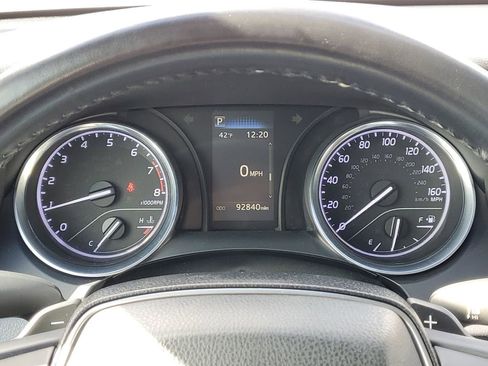 Used 2019 Toyota Camry SE image 13