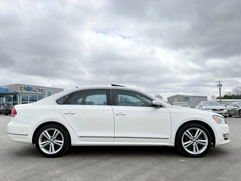 Used 2014 Volkswagen Passat 1.8T SEL Premium image 6