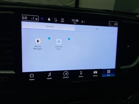 Used 2024 Chrysler Pacifica Touring-L FWD image 19