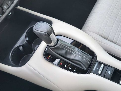 Used 2024 Honda HR-V LX image 19