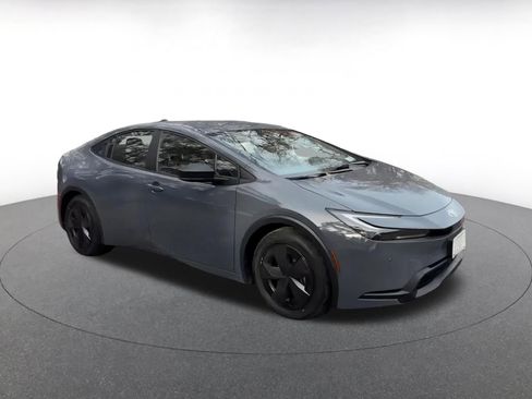 Used 2025 Toyota Prius LE image 2