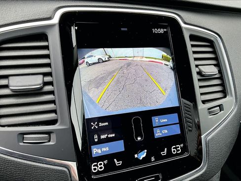 Used 2020 Volvo XC90 T6 Momentum w/ Protection Package Premier image 26