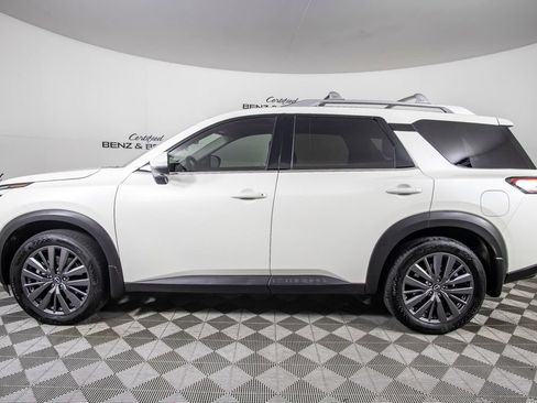 Used 2023 Nissan Pathfinder SL w/ SL Premium Package FWD image 11