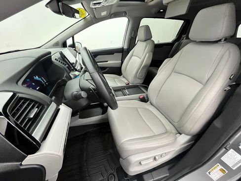 Used 2024 Honda Odyssey Touring image 22