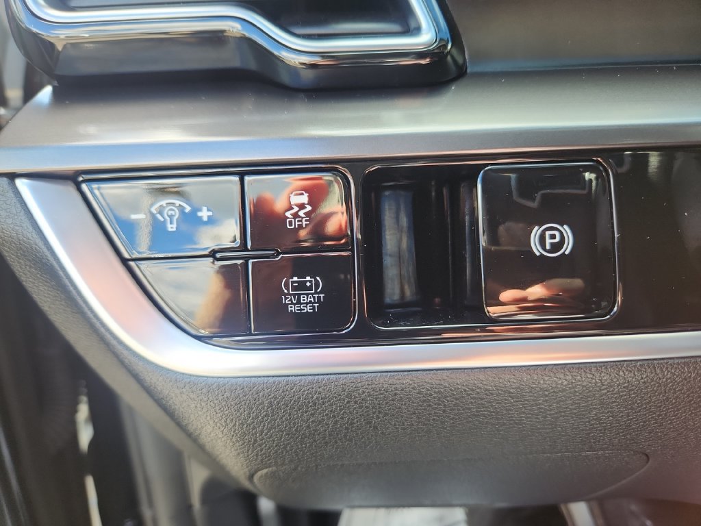 Certified 2023 Kia Sportage EX AWD/4WD image 23
