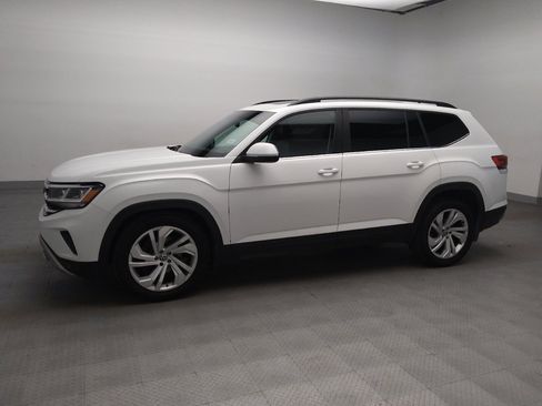 Used 2021 Volkswagen Atlas SE w/ Panoramic Sunroof Package FWD image 2