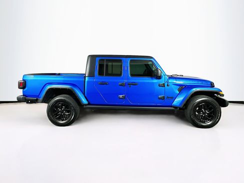 Used 2022 Jeep Gladiator Sport image 10