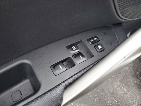 Used 2016 Hyundai Veloster Turbo image 18