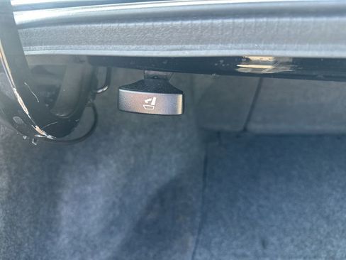 Used 2017 Honda Accord Sport image 39