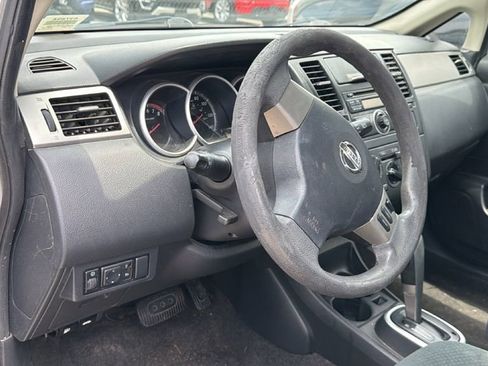 Used 2011 Nissan Versa 1.8 S w/ PWR Plus Pkg FWD image 10