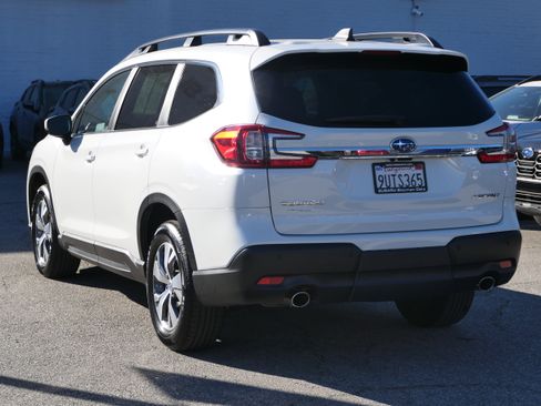 Certified 2025 Subaru Ascent Premium image 3