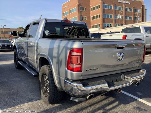 Used 2019 RAM 1500 Laramie AWD/4WD image 4