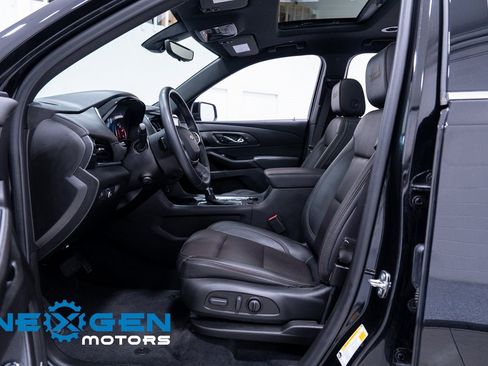 Used 2023 Chevrolet Traverse High Country image 24