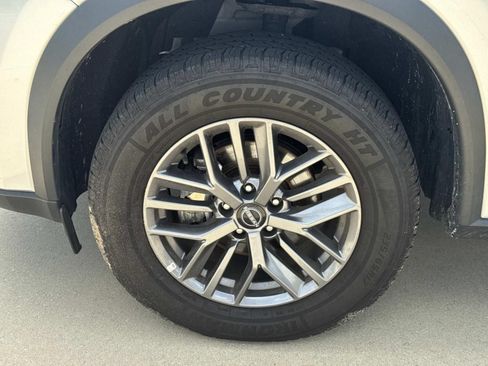 Used 2024 Nissan Rogue S AWD/4WD image 4