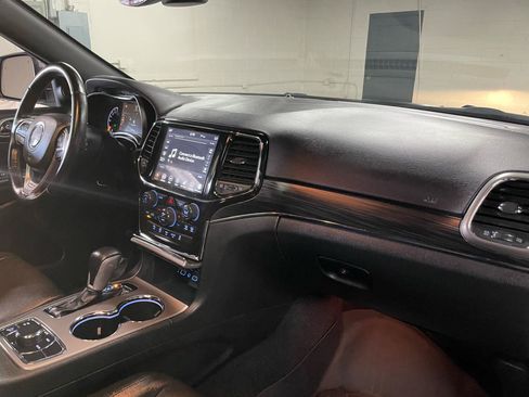 Used 2021 Jeep Grand Cherokee Limited AWD/4WD image 17
