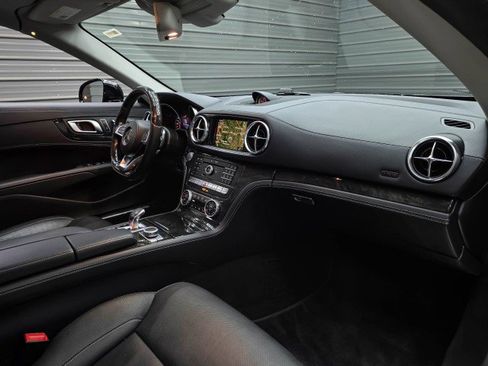 Used 2018 Mercedes-Benz SL 550 image 13