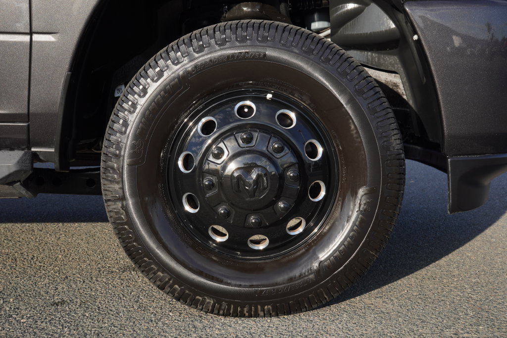 Used 2024 RAM 3500 Laramie w/ Night Edition AWD/4WD image 11