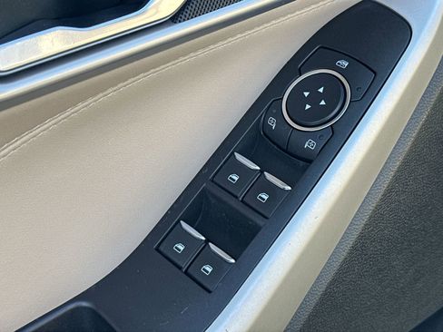 Used 2021 Ford Explorer XLT w/ Equipment Group 202A image 15