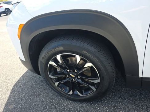 Used 2023 Chevrolet TrailBlazer LT w/ Convenience Package FWD image 10