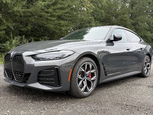 Used 2023 BMW i4 eDrive40 w/ M Sport Package RWD image 2