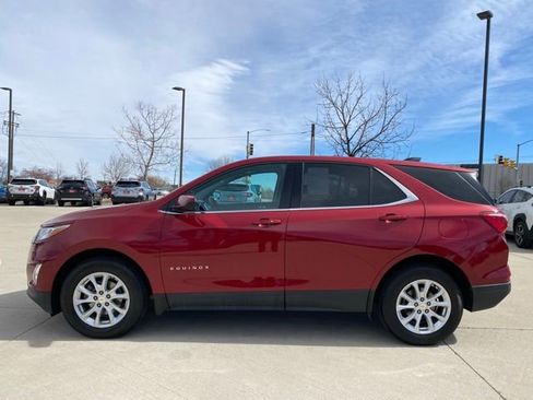 Used 2020 Chevrolet Equinox LT w/ Driver Convenience Package FWD image 2