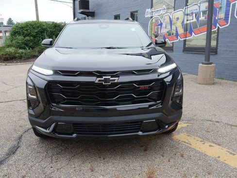 New 2027 Chevrolet Equinox RS w/ Safety and Technology Package AWD/4WD image 2