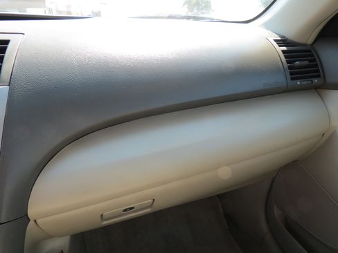 Used 2010 Toyota Camry SE image 24