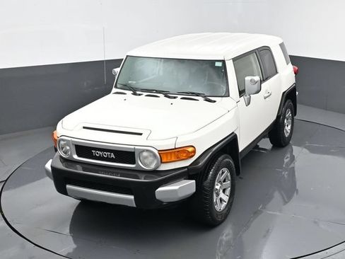 Used 2014 Toyota FJ Cruiser 4WD w/ Upgrade Package image 19
