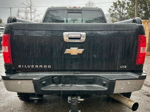 Used 2007 Chevrolet Silverado 2500 LTZ w/ Safety Package image 8