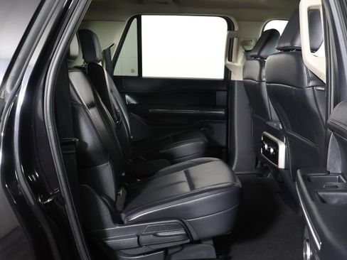 Used 2024 Ford Expedition Max XLT image 32
