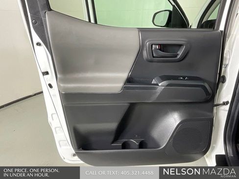 Used 2022 Toyota Tacoma SR AWD/4WD image 18