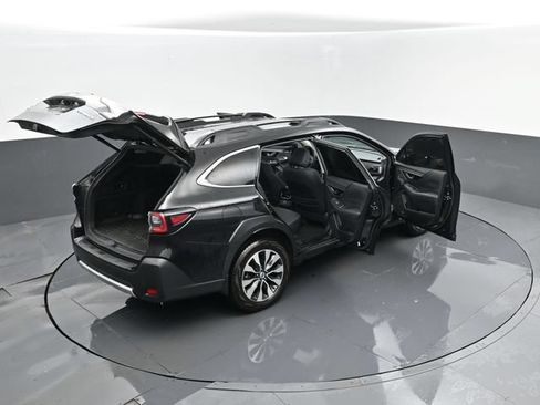 Used 2025 Subaru Outback Limited AWD/4WD image 32