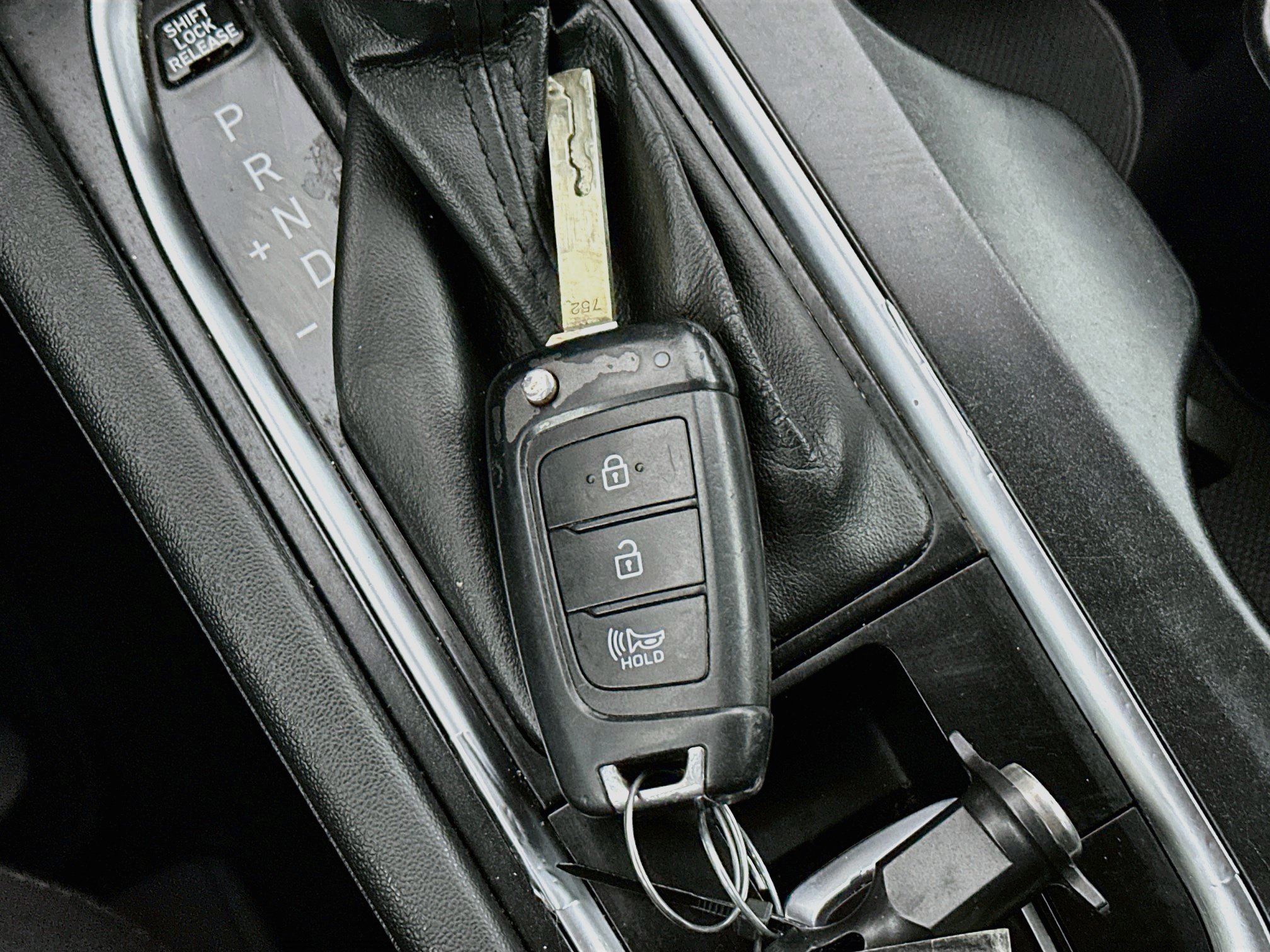 Used 2020 Hyundai Santa Fe SE w/ Cargo Package FWD image 24