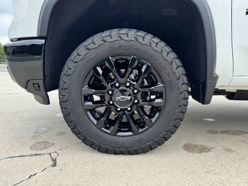 Used 2025 Chevrolet Silverado 2500 LT w/ Trail Boss Package AWD/4WD image 10