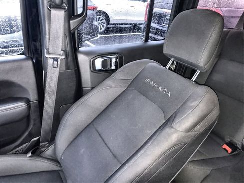 Used 2023 Jeep Wrangler Sahara image 23