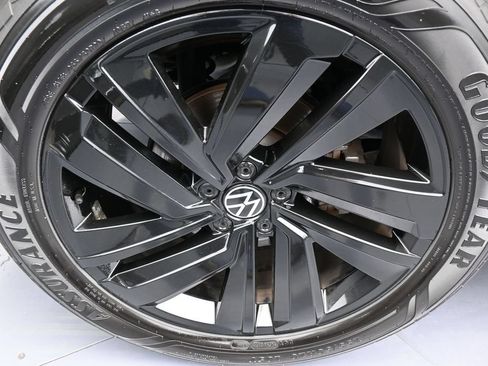 Used 2022 Volkswagen Atlas Cross Sport SE FWD image 43