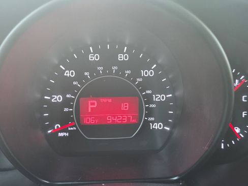 Used 2017 Kia Soul FWD image 38